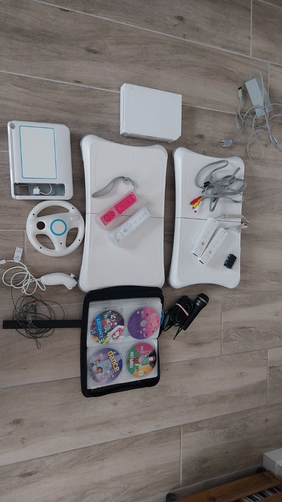 Wii Console met 2 Balance Boards, controllers en 35 games, Spelcomputers en Games, Ophalen, Gebruikt, Met 2 controllers, Met stuurtje