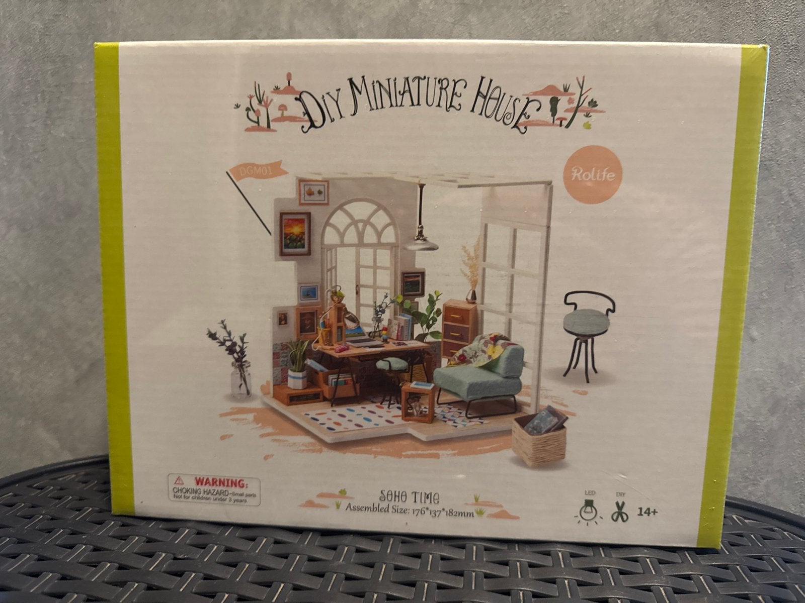 DIY Miniatuur Huisje - Soho Time (Nieuw), Hobby en Vrije tijd, Ophalen of Verzenden, Nieuw, 1:50 tot 1:144