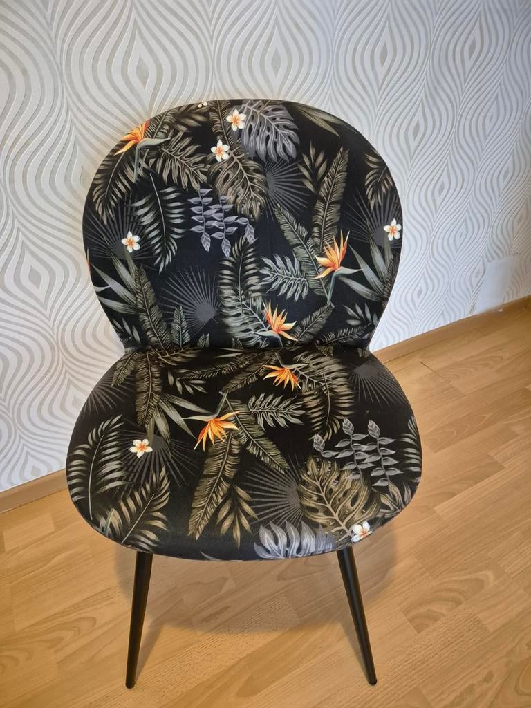 4 eetkamer stoelen., Huis en Inrichting, Stoelen, Ophalen of Verzenden, Zo goed als nieuw, Grijs, Vijf, Zes of meer stoelen