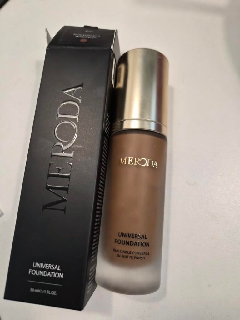 Meroda foundation, Sieraden, Tassen en Uiterlijk, Uiterlijk | Cosmetica en Make-up, Overige kleuren, Gehele gezicht, Ophalen of Verzenden