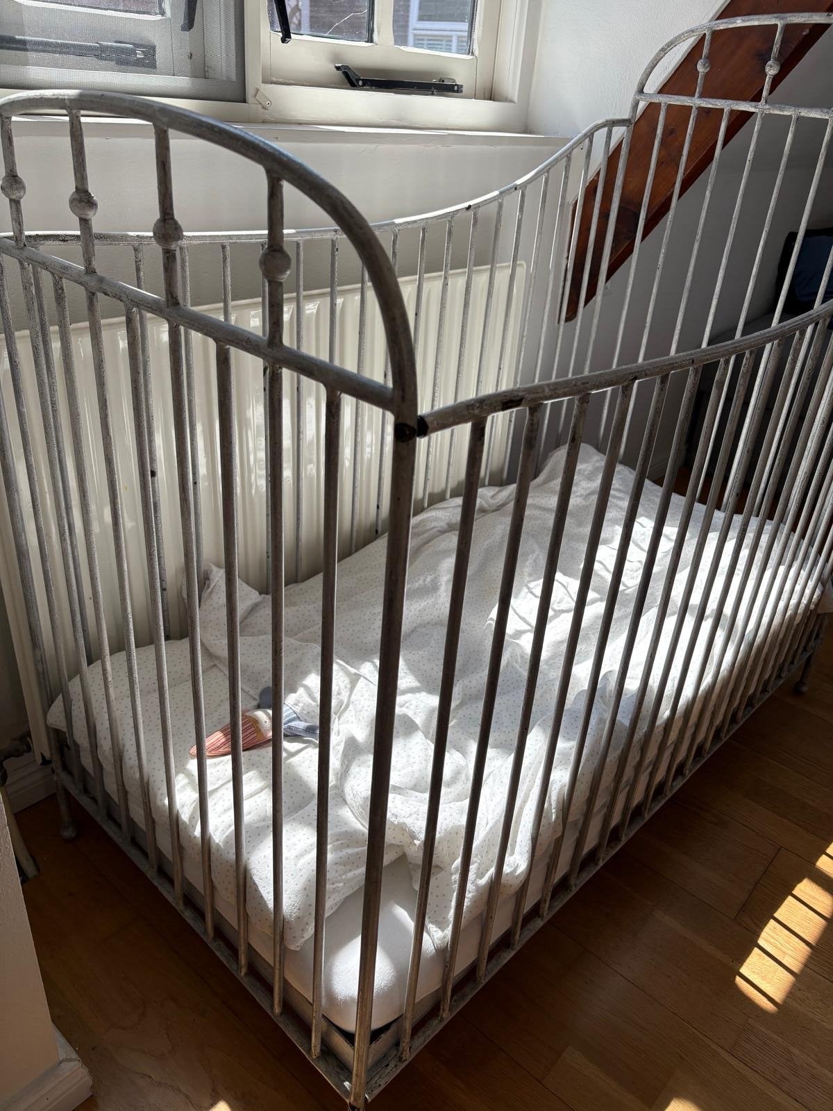 Frans stalen kinderbed - in hoogte verstelbaar, Kinderen en Baby's, Kinderkamer | Bedden, Gebruikt, 160 tot 180 cm, 70 tot 85 cm