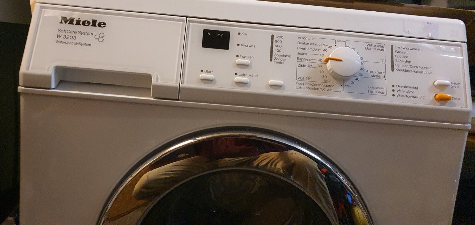 Foto 3 van Miele W 3203 SoftCare System Wasmachine - Voorlader