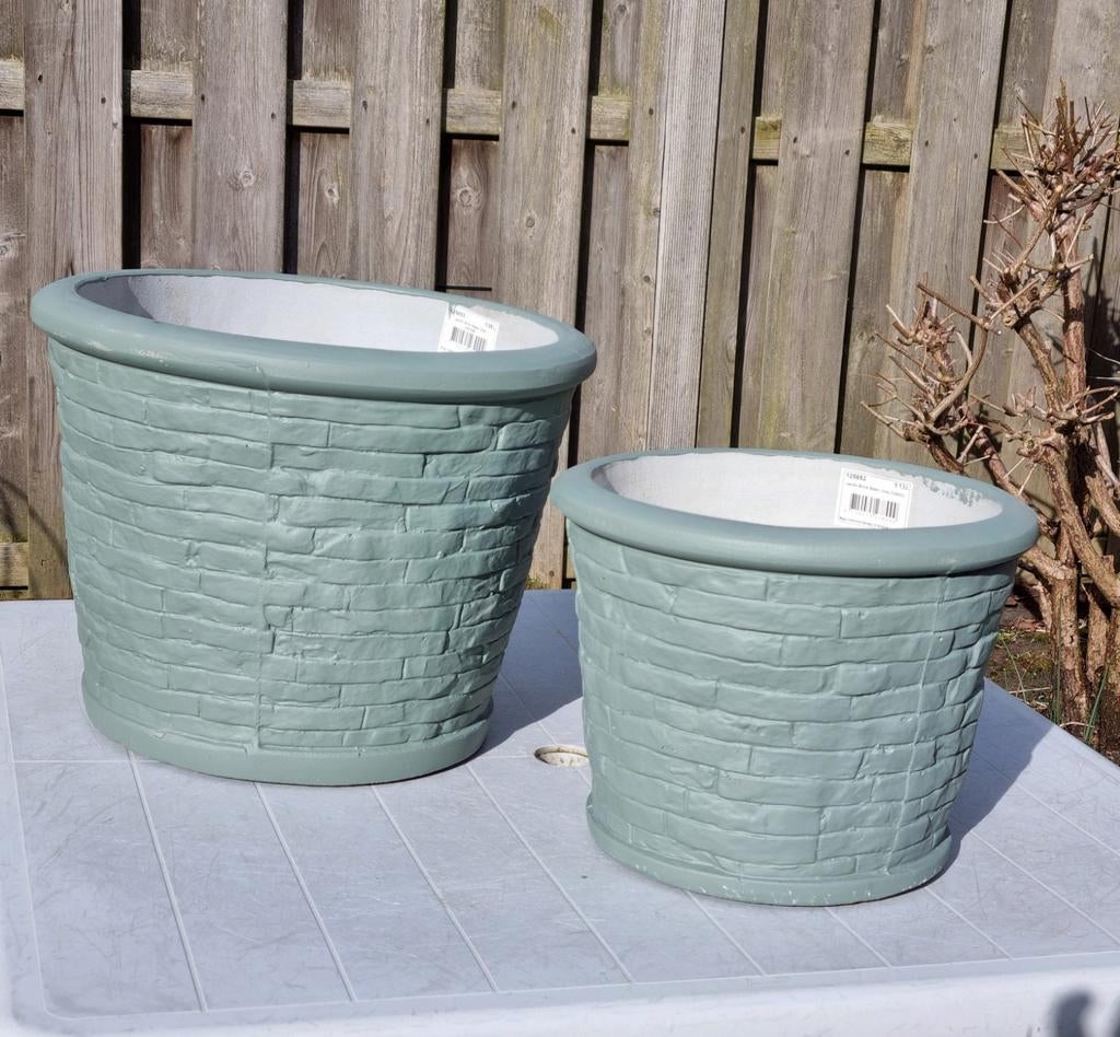 2  bloempotten ,
Vorstbestendig
POLYSTONE ️     SAMEN VOOR, Steen, Rond, Zo goed als nieuw, Minder dan 40 cm