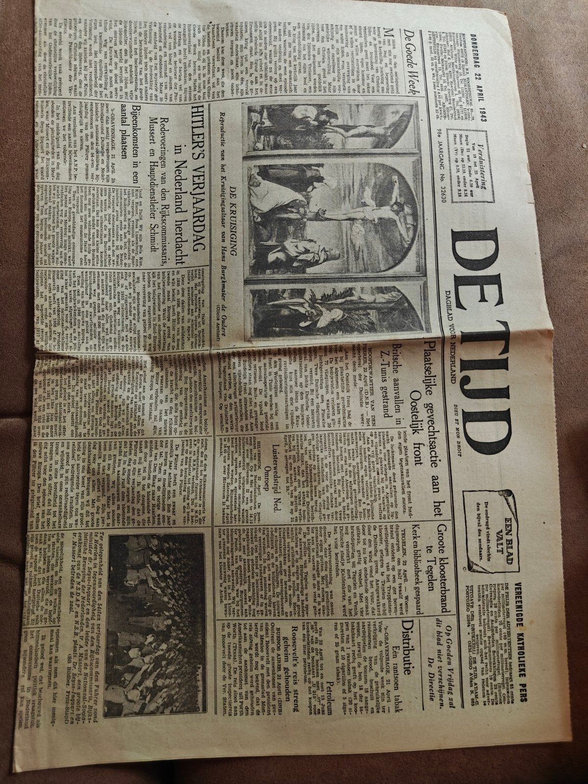 De Tijd 22 april 1943 - Hitlers verjaardag herdacht. WO2 t, Ophalen of Verzenden, Gelezen, Krant