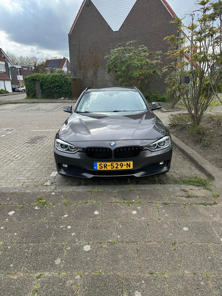 BMW 3-Serie 2.0 318D Touring 2013 Bruin, Auto's, BMW, Particulier, 3-Serie, Diesel, B, Stationwagon, Handgeschakeld, Geïmporteerd