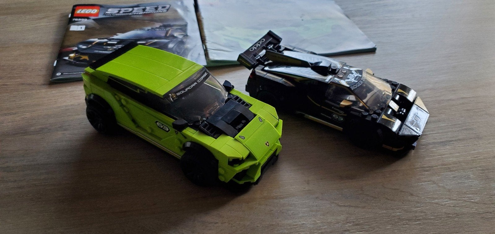 Lego 76899 lamborghini 
2 auto's zijn compleet.
Met 2 boekje, Ophalen of Verzenden, Zo goed als nieuw