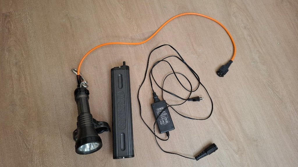 Metalsub HID200 Duiklamp Set – Inclusief Accu en Oplader, Ophalen of Verzenden, Zo goed als nieuw, Duiklamp