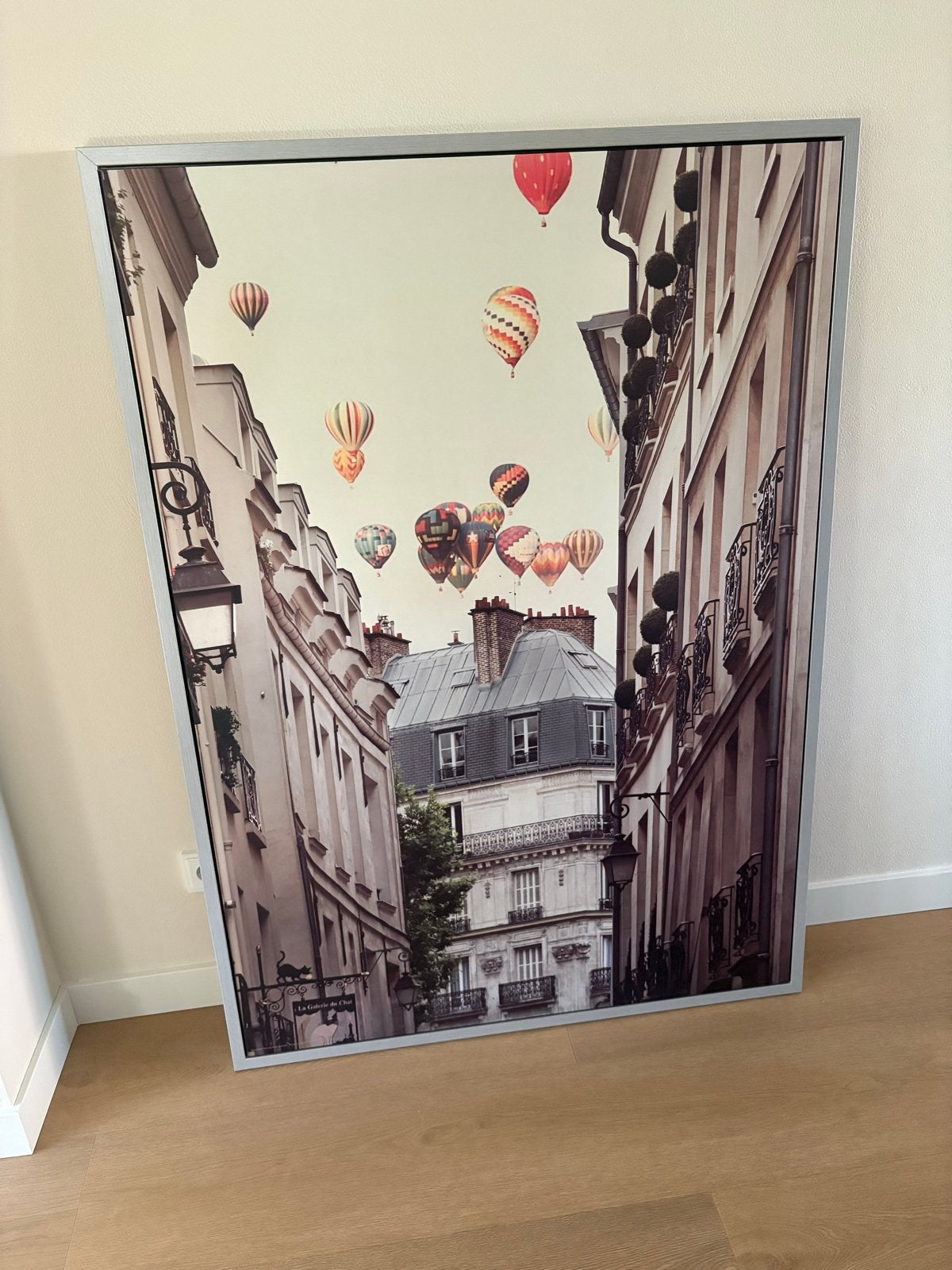 Schilderij Parijs met ballonnen, Huis en Inrichting, Ophalen, Zo goed als nieuw, Schilderij, 75 – 100