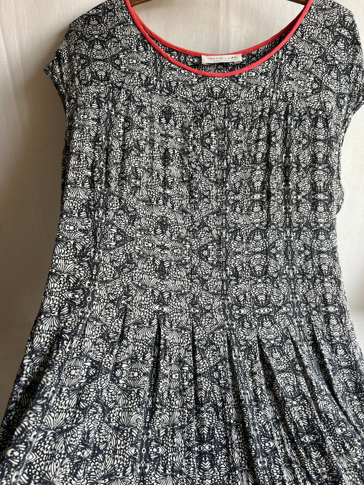 Rosemunde Copenhagen zomerjurkje maat 42 beige/blauw zijde, Blauw, Maat 42/44 (L), Ophalen of Verzenden, Zo goed als nieuw