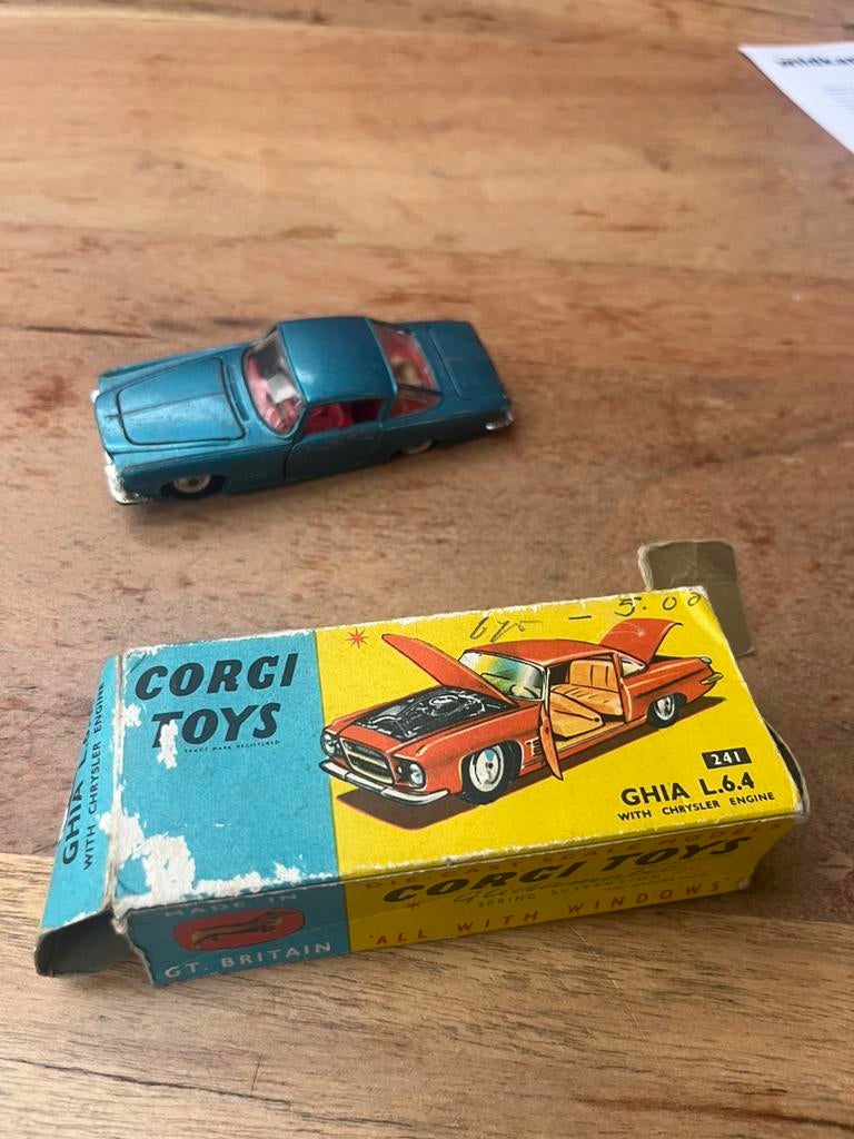 Corgi toys chrysler ghia, Ophalen of Verzenden, Zo goed als nieuw, Auto, Corgi