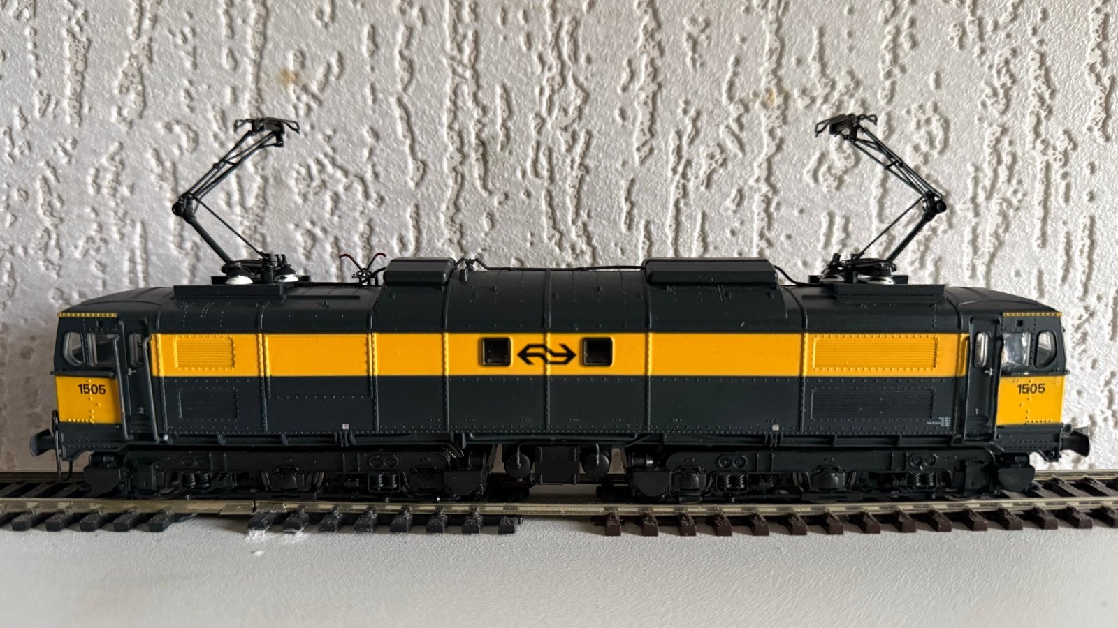 Elotrains NS 1505 Locomotief, Verzenden, Roco, Gelijkstroom, Locomotief