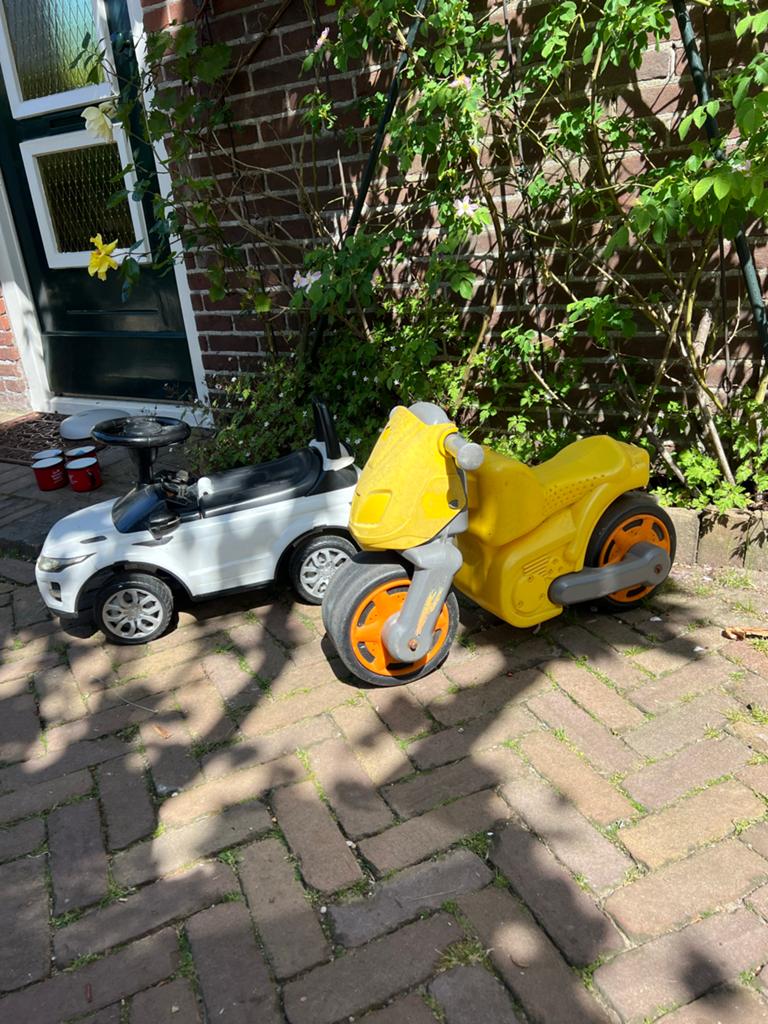 Twee kunststof loopvoertuigen voor kinderen, Kinderen en Baby's, Ophalen, Gebruikt, Loopvoertuig