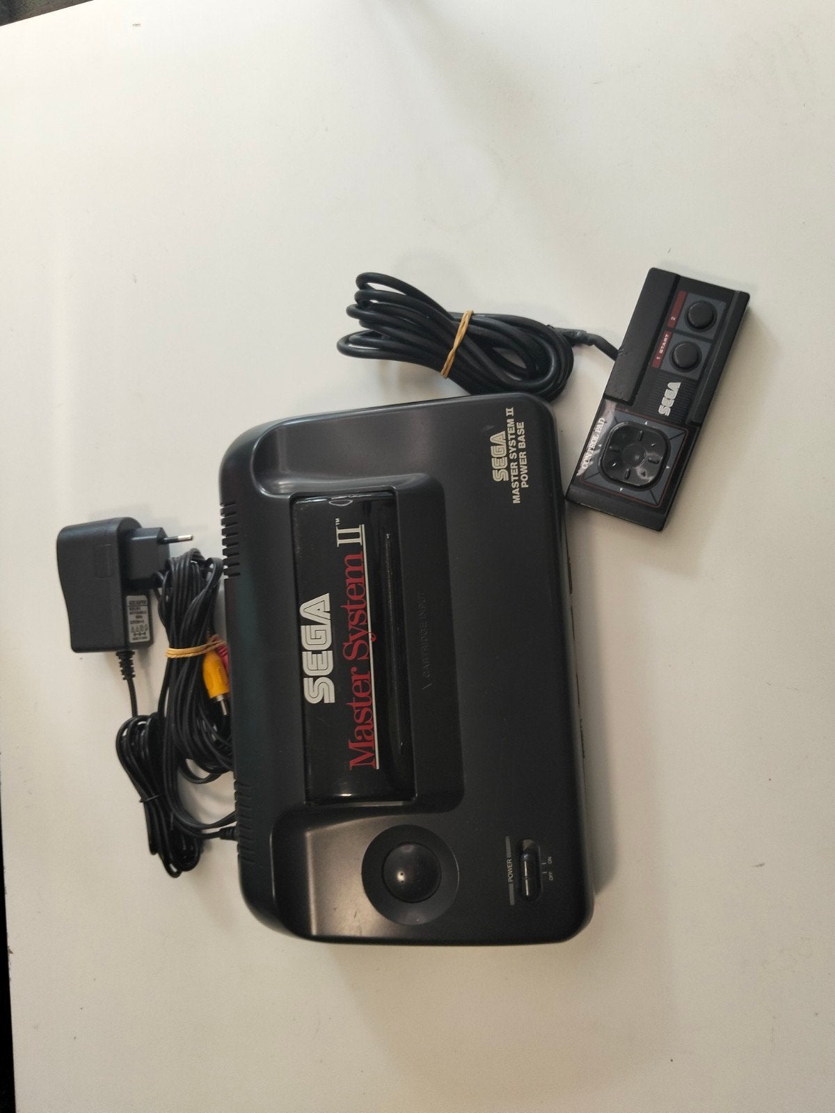 Sega Master System II met 5 games en 1 controller, Spelcomputers en Games, Master System, Ophalen of Verzenden, Met 1 controller