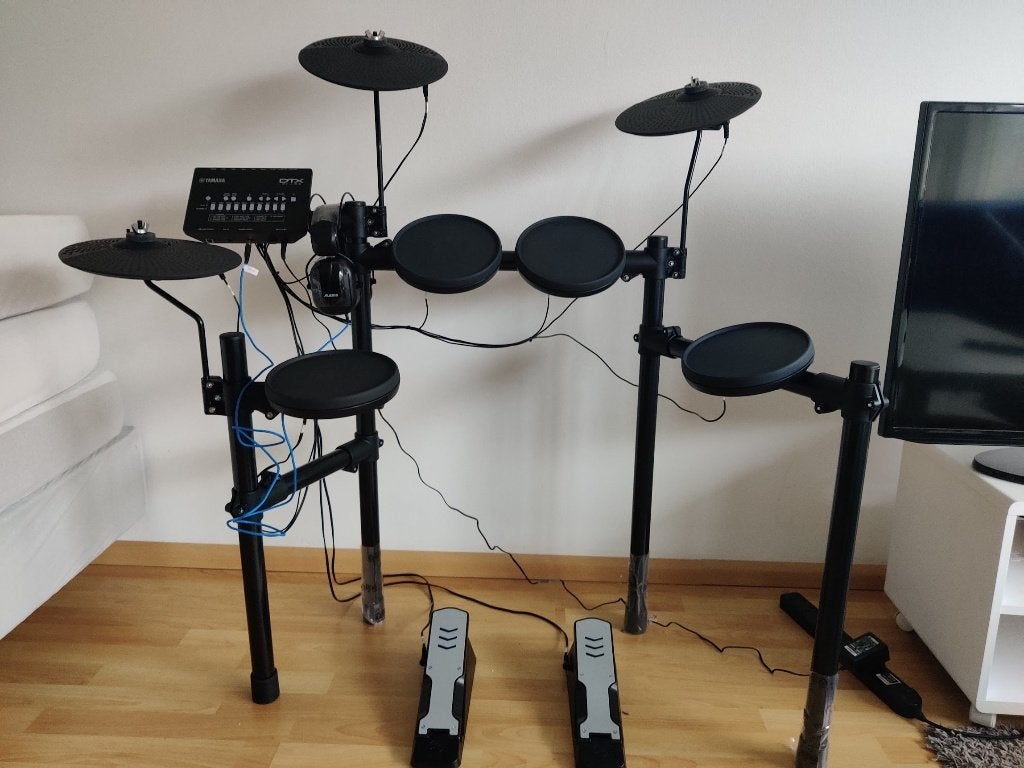 Yamaha DTX402K Drum Kit + KP65 Kick Pad + Alesis Headphones