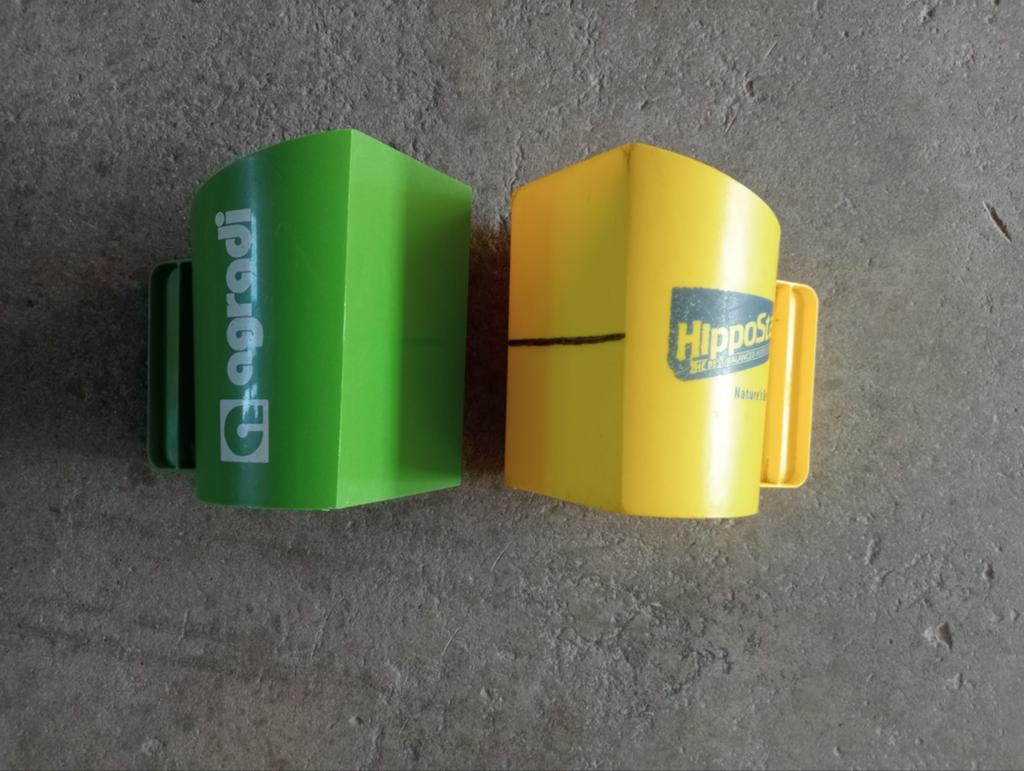 Twee biksscheppen 1 kg, Ophalen of Verzenden, Dressuur