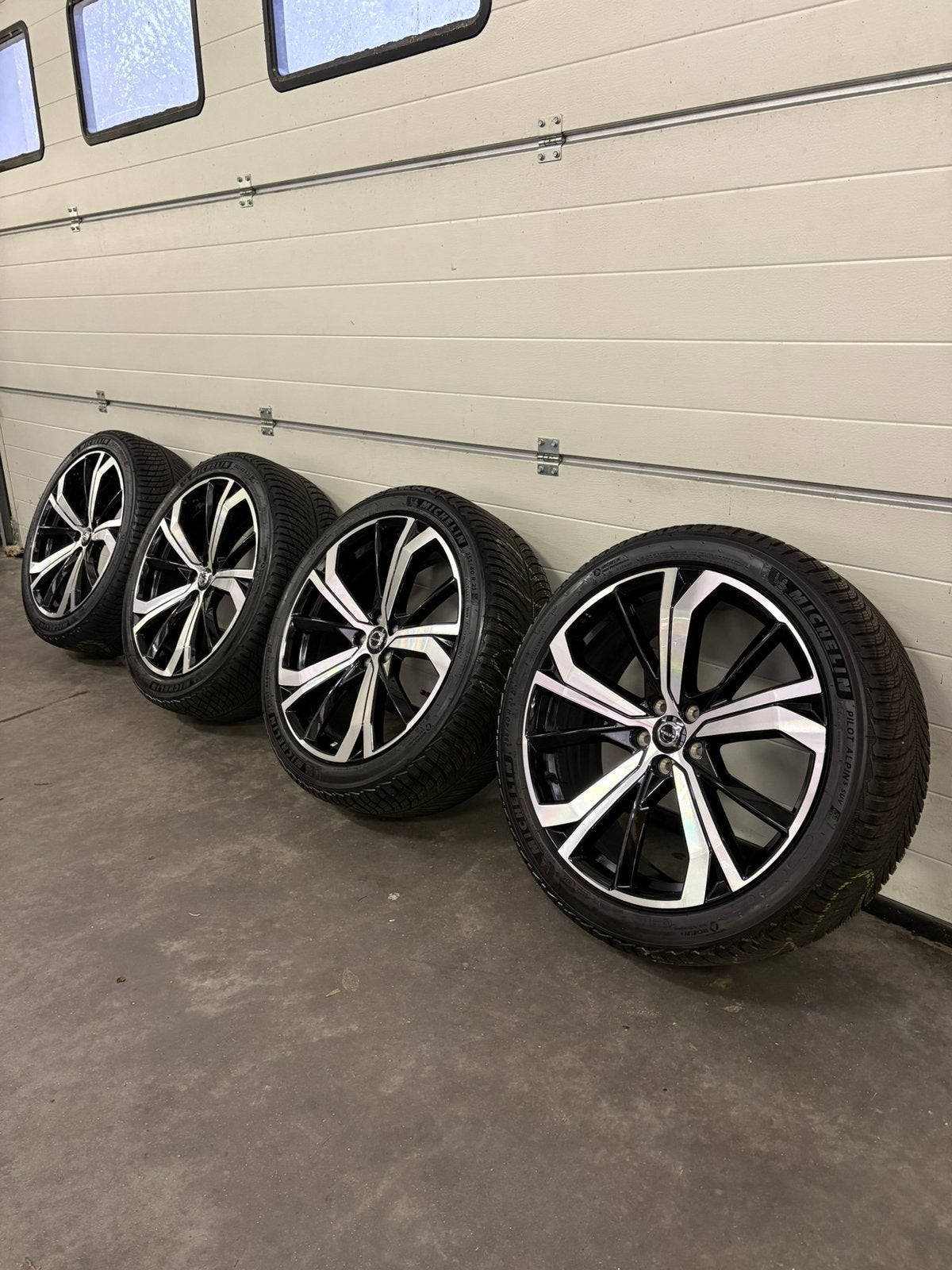 Volvo XC60 21 inch R-design DEMO winterset Michelin 8mm