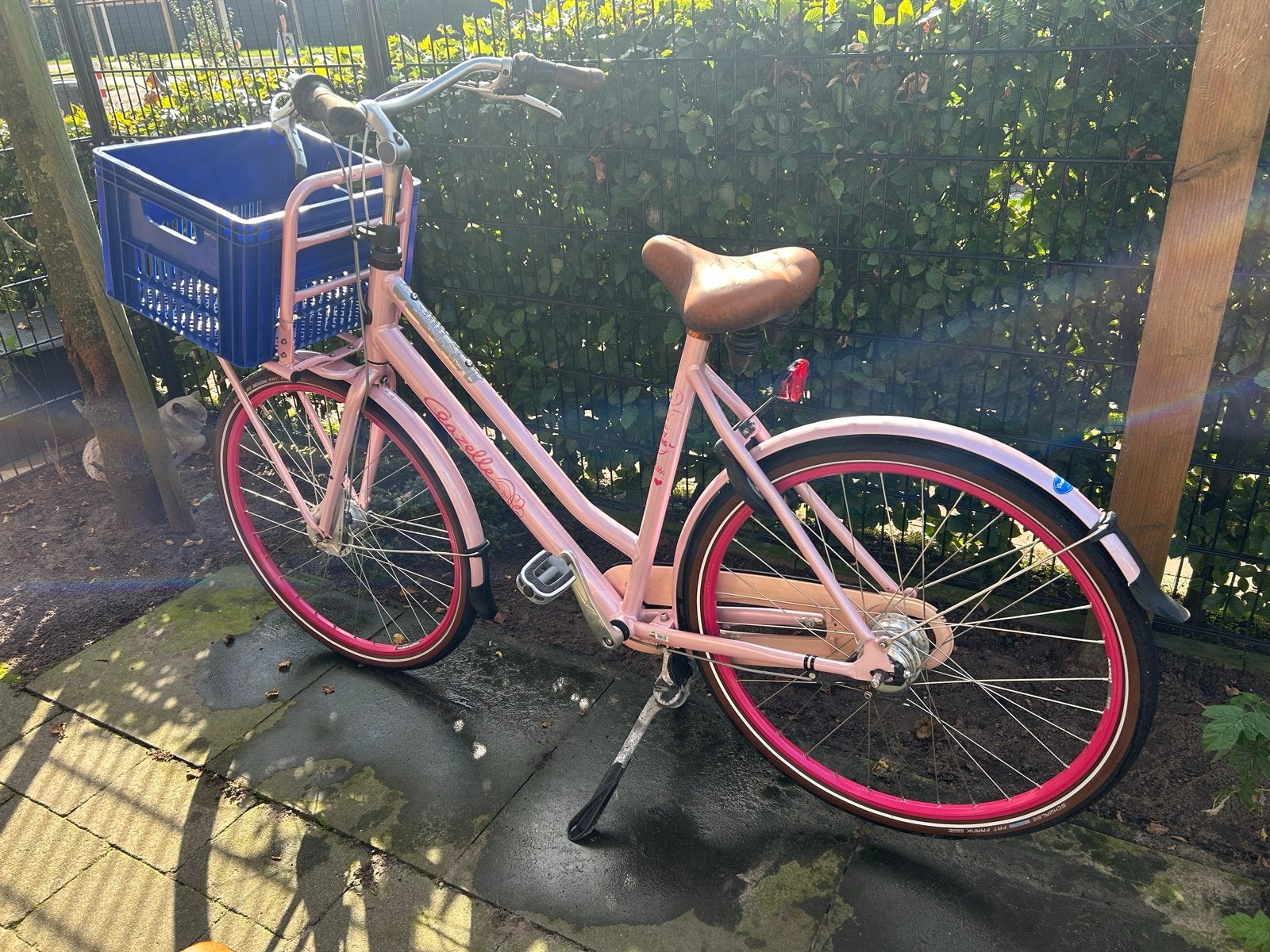 Roze Gazelle Miss Grace fiets met krat, Versnellingen, Zo goed als nieuw, Trommelrem, Ophalen