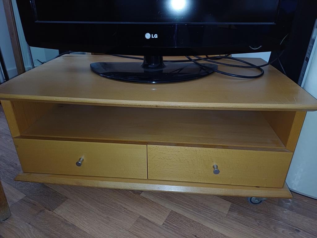 Televisiekastje op wieltjes, 84x49x36cm, keurige staat, Huis en Inrichting, Kasten | Televisiemeubels, Ophalen, 50 tot 100 cm