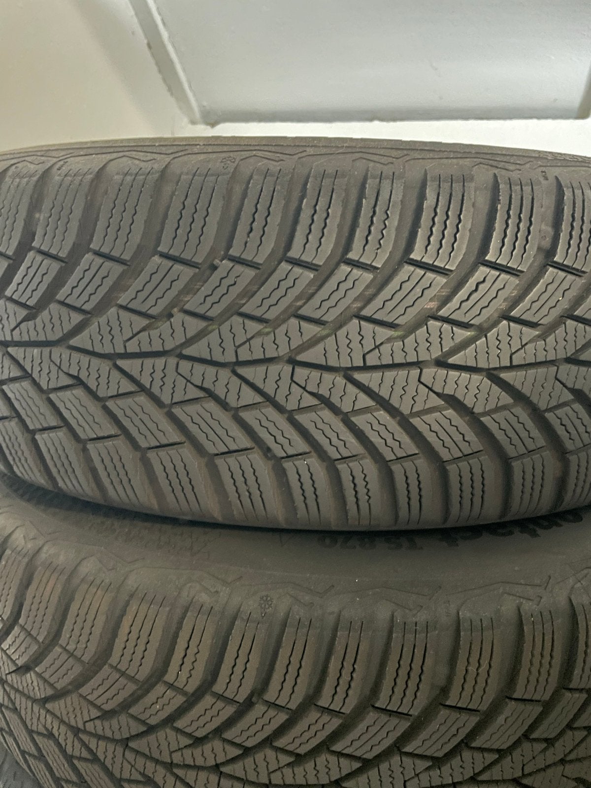 Continental winterbanden op velg - Seat Leon, Ophalen, Gebruikt, 15 inch, Banden en Velgen