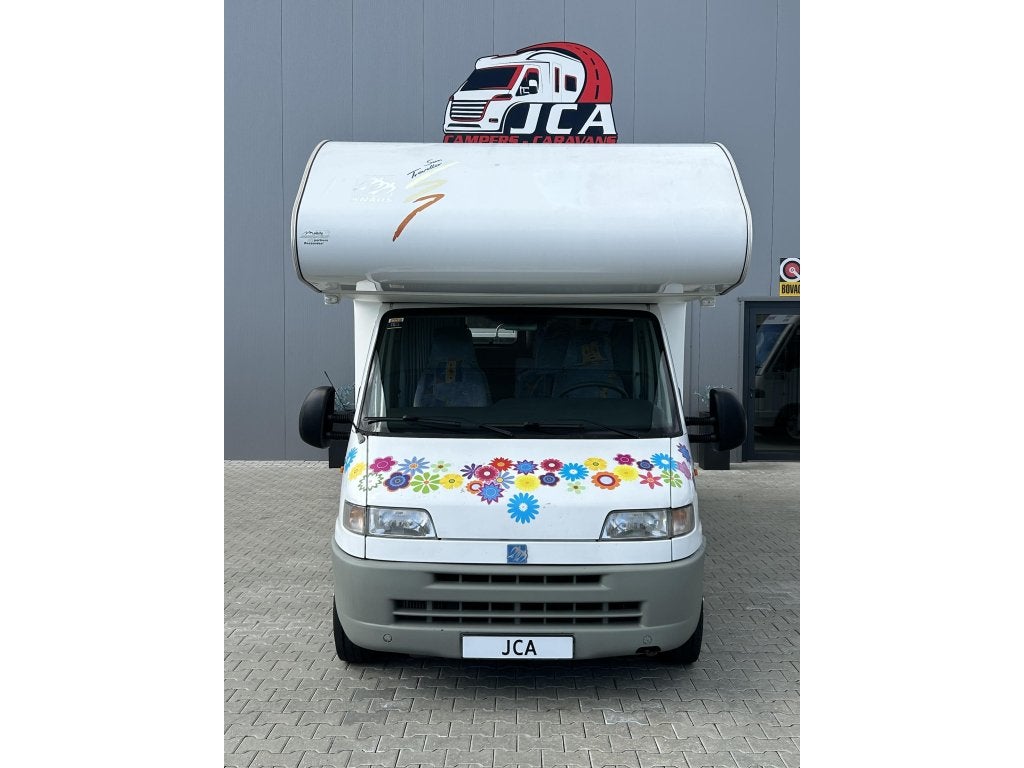 Foto 8 van Knaus Sun Traveller 605MF 6-Persoons Fiat Ducato 2.8JTD