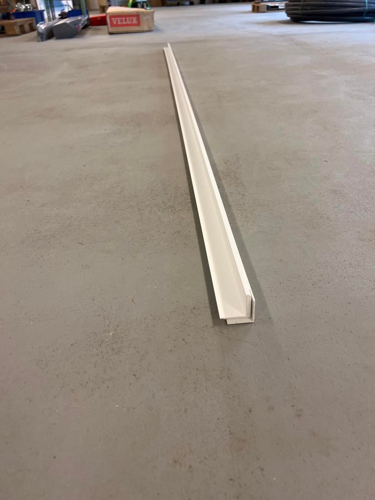 Kunststof Hoekprofiel 30x30x1,5mm Wit 260cm (77 stuks), Ophalen, Nieuw