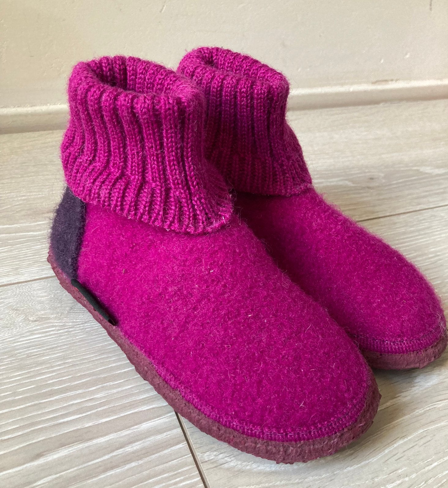 Giesswein sloffen - Pink - maat 32, Verzenden, Zo goed als nieuw, Meisje