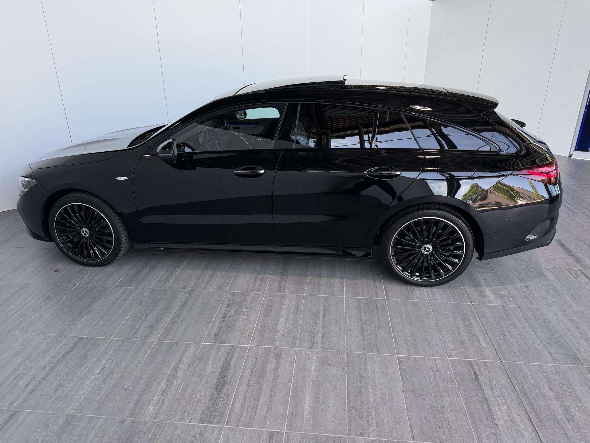 Mercedes-Benz CLA-klasse Shooting Brake 250e Business Soluti, Auto's, CLA, Gebruikt, Zwart, Hybride Elektrisch/Benzine