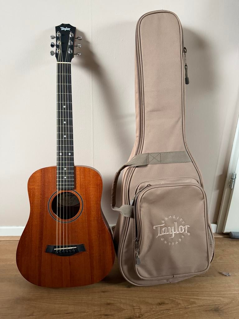 Taylor Baby Taylor BT2 mahonie met luxe gigbag, Ophalen, Zo goed als nieuw, Western- of Steelstringgitaar, Met koffer