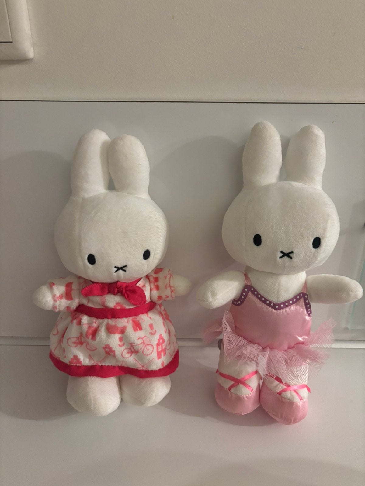 Nijntje Miffy knuffel ballarina en Nederlands jurkje, Ophalen, Zo goed als nieuw