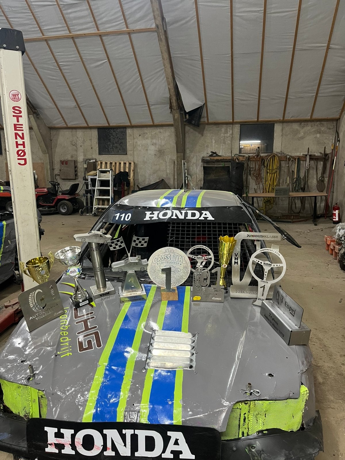 Kampioen cross auto junioren Honda Civic ed d14a1, Eén persoon