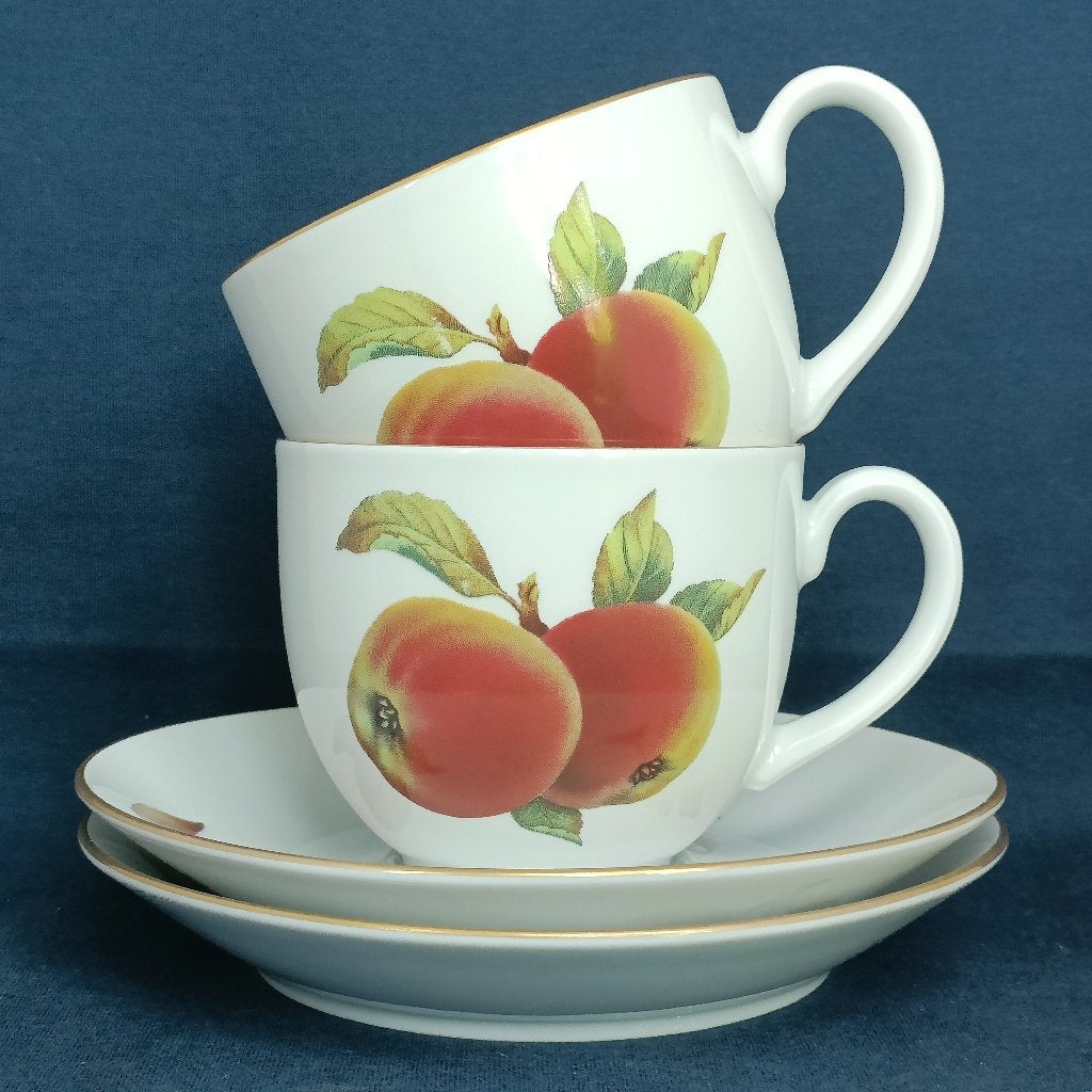 Royal Worcester Evesham - 2 kop en schotels met appels, Antiek en Kunst, Antiek | Servies los, Ophalen of Verzenden