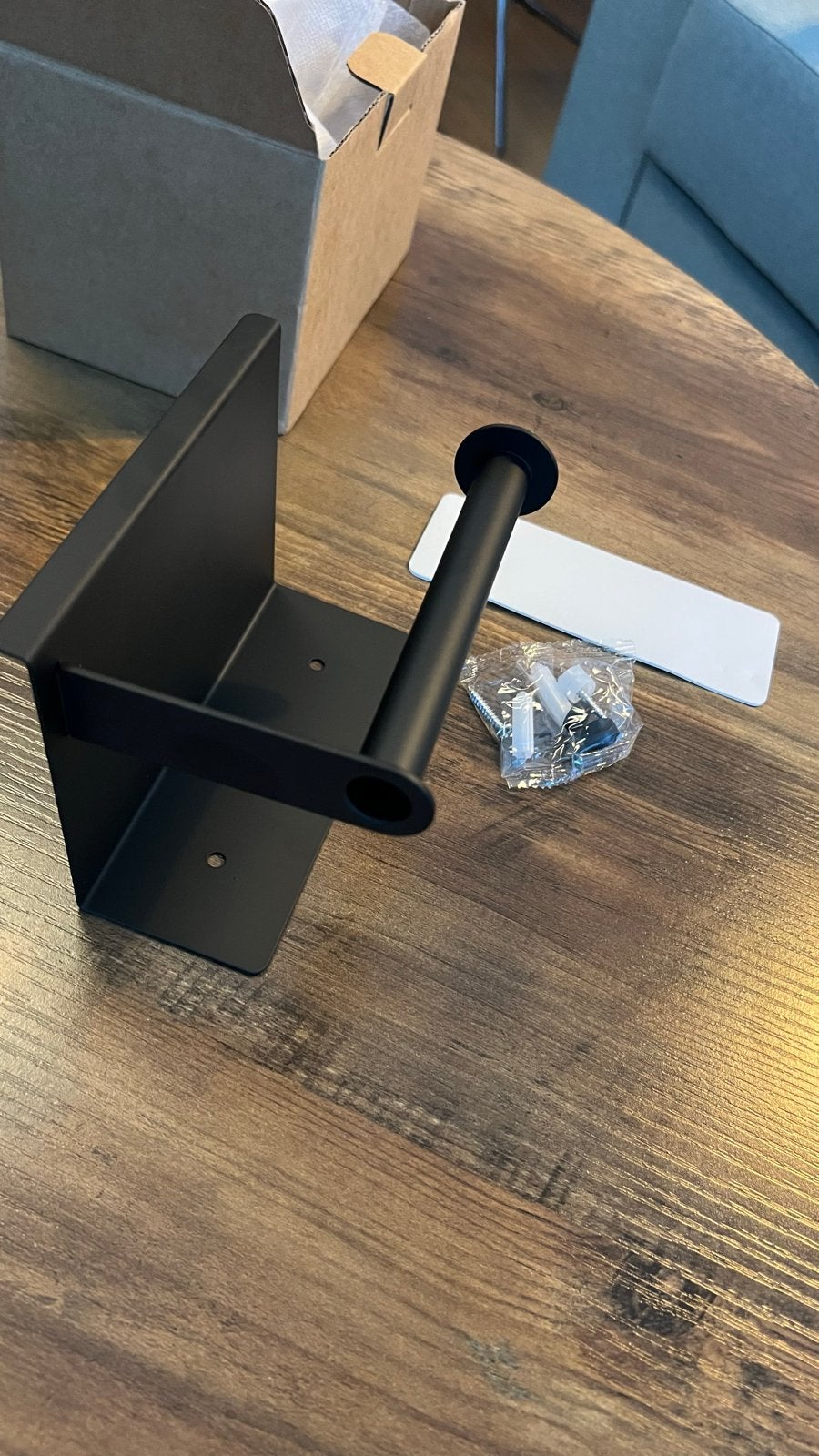 Nieuwe metalen wc-houder: huurvriendelijk of schroefbaar, Ophalen of Verzenden, Nieuw, Zwart, Toilet-accessoire