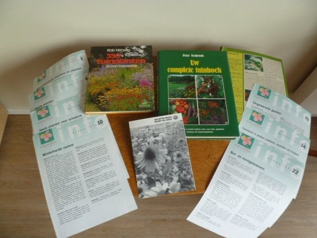 2 Tuinboeken: Complete tuinboek + 350 Tuinplanten/toepassing, Boeken, Ophalen of Verzenden, Zo goed als nieuw, Tuinieren en Tuinplanten