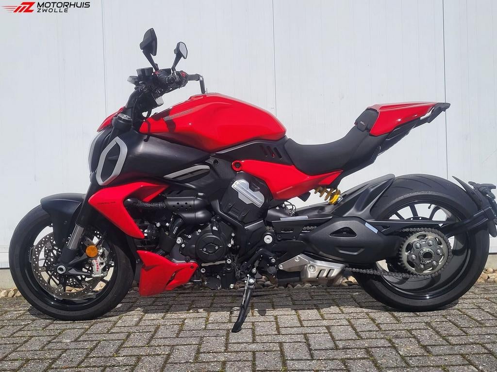 Ducati Diavel V4 (bj 2023 - 9.309 km), DUCATI, 4 cilinders, Motorrijbewijs A, Bedrijf