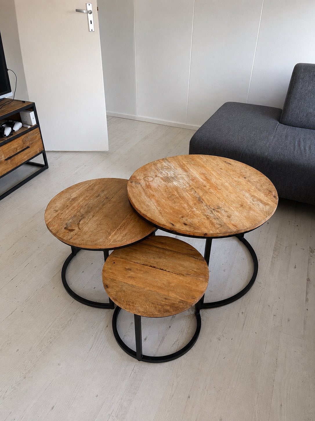 Set van 3 ronde salontafels van mangohout en metaal, Ophalen, Minder dan 50 cm, Gebruikt, 50 tot 100 cm