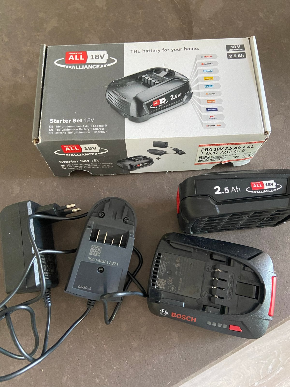Bosch ALL 18V Alliance Accu's 2.5 Ah met lader (zo goed als, Ophalen, Zo goed als nieuw, Overige typen