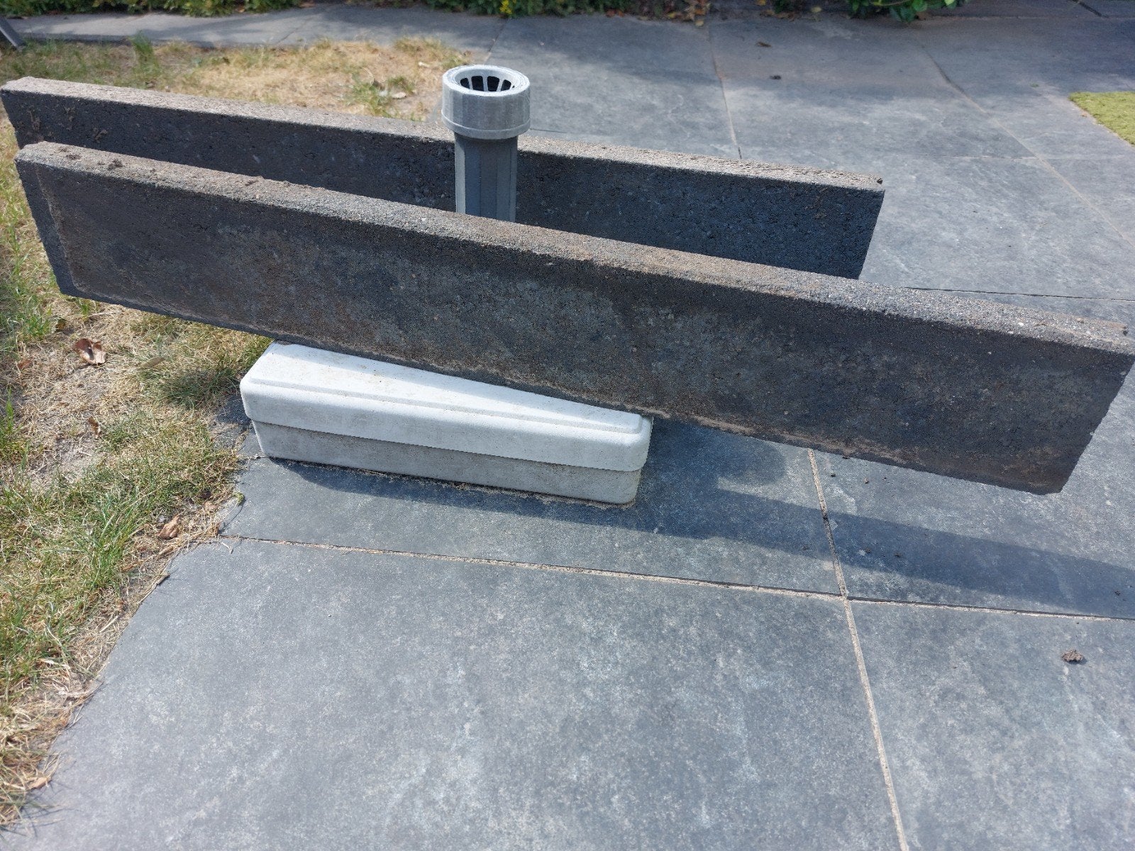 Betonnen opsluitbanden - Gebruikt, Tuin en Terras, Tegels en Klinkers, Ophalen, Gebruikt, Overige typen, Minder dan 5 m²