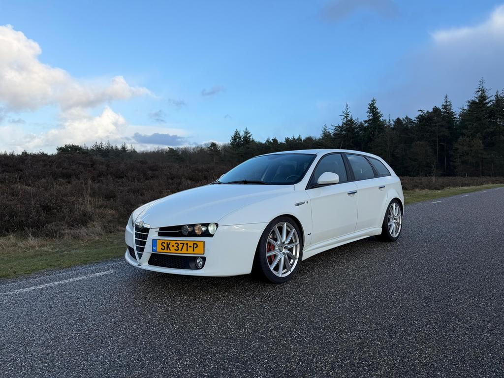 Alfa Romeo 159 2.4 Jtdm 20V SW Q-tronic 2010 Wit, Auto's, Wit, Stationwagon, Diesel, Particulier