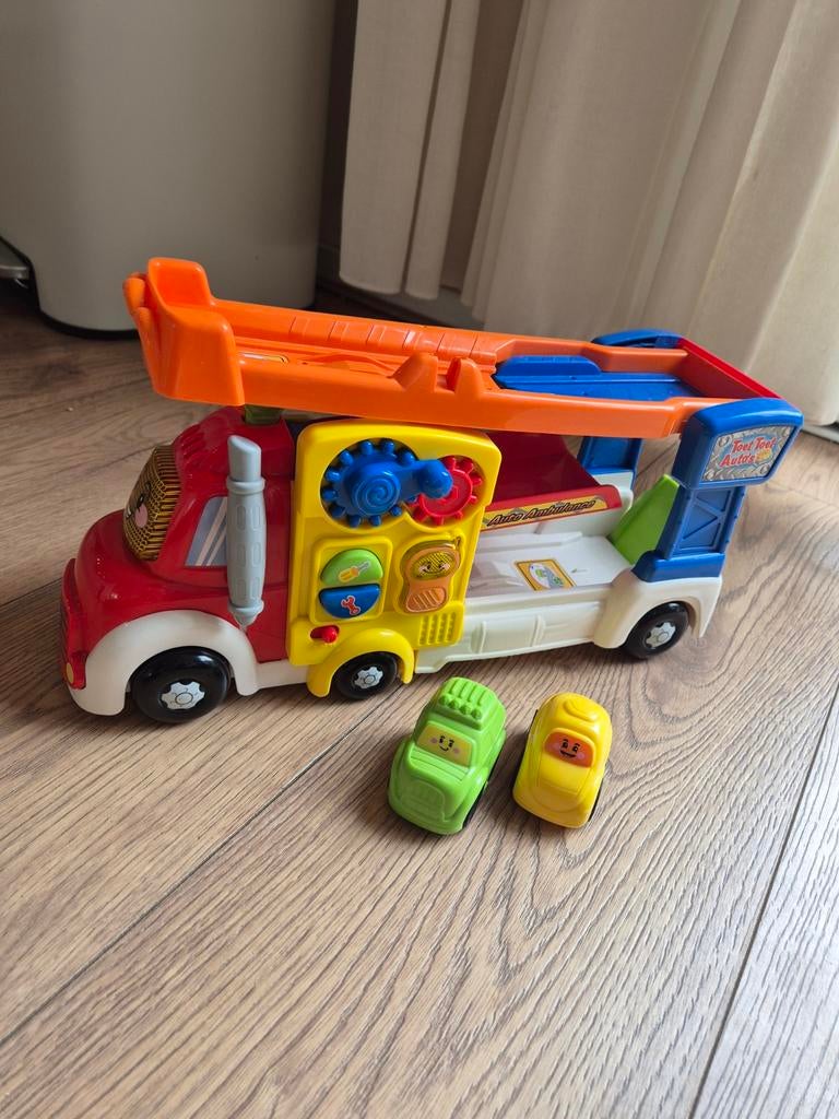 VTech Toet Toet Auto's Takelwagen met 2 mini auto's, Ophalen of Verzenden, Gebruikt