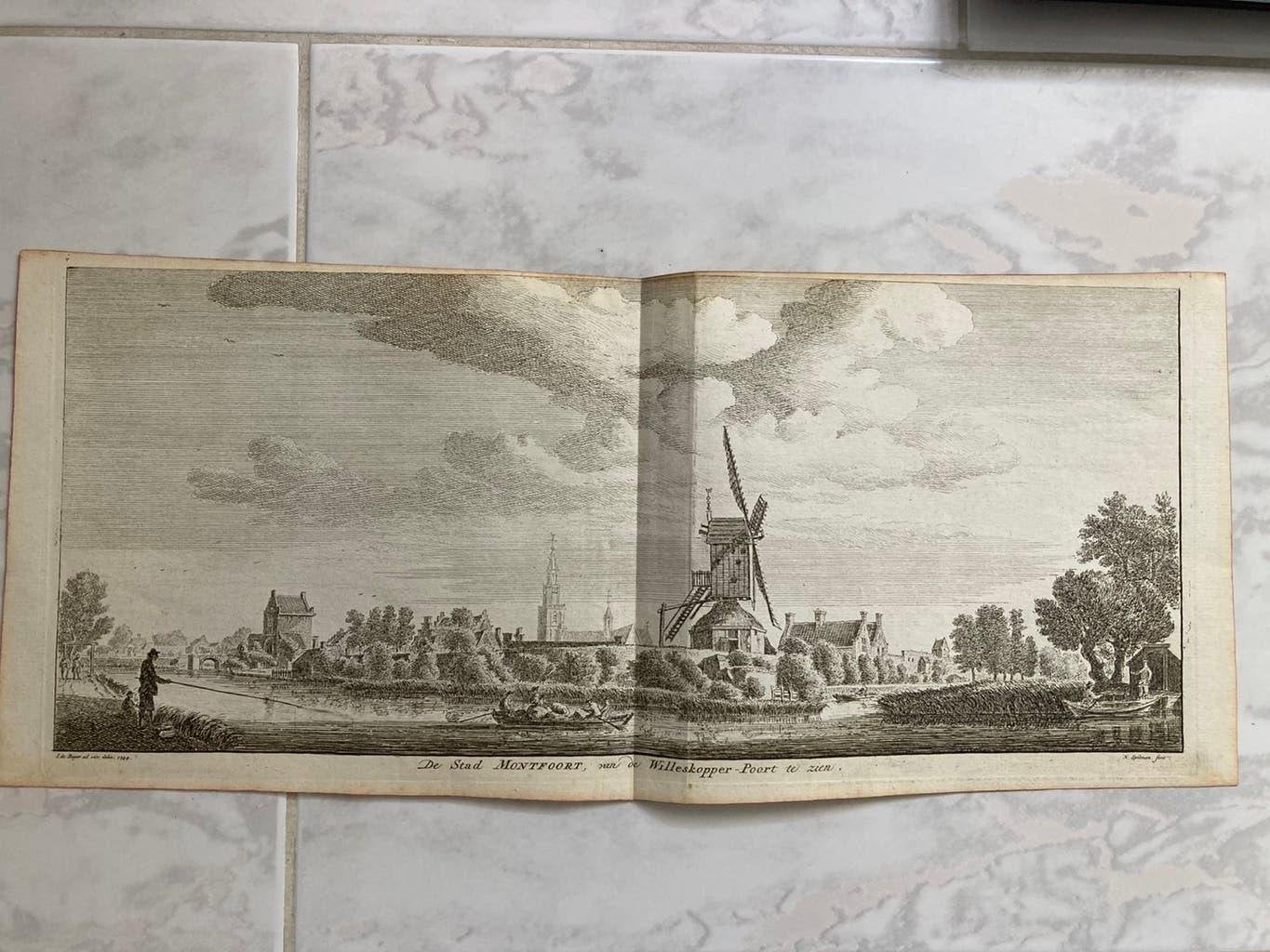 De Stad Montfoort, van de Willeskopper - Poort te zien, 1744, Stadsgezicht, Ophalen of Verzenden, 1700 - 1799, Gravure