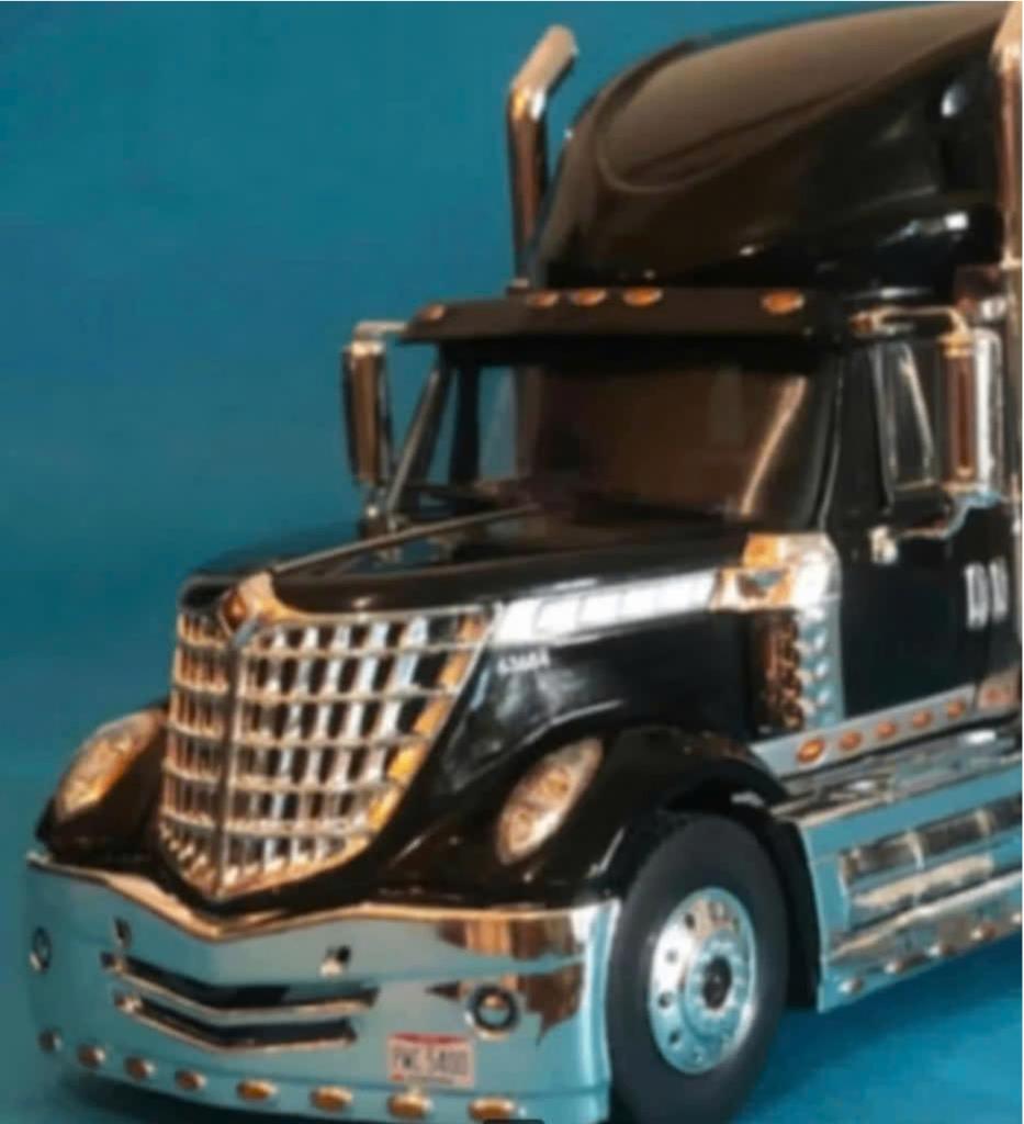 INTERNATIONAL LONESTAR 2016 PANTHER 1/43 US trucks # 83