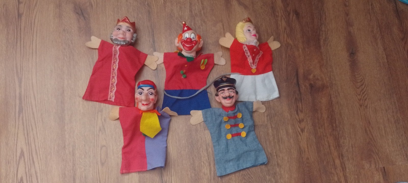 poppenkast handpoppen, Ophalen