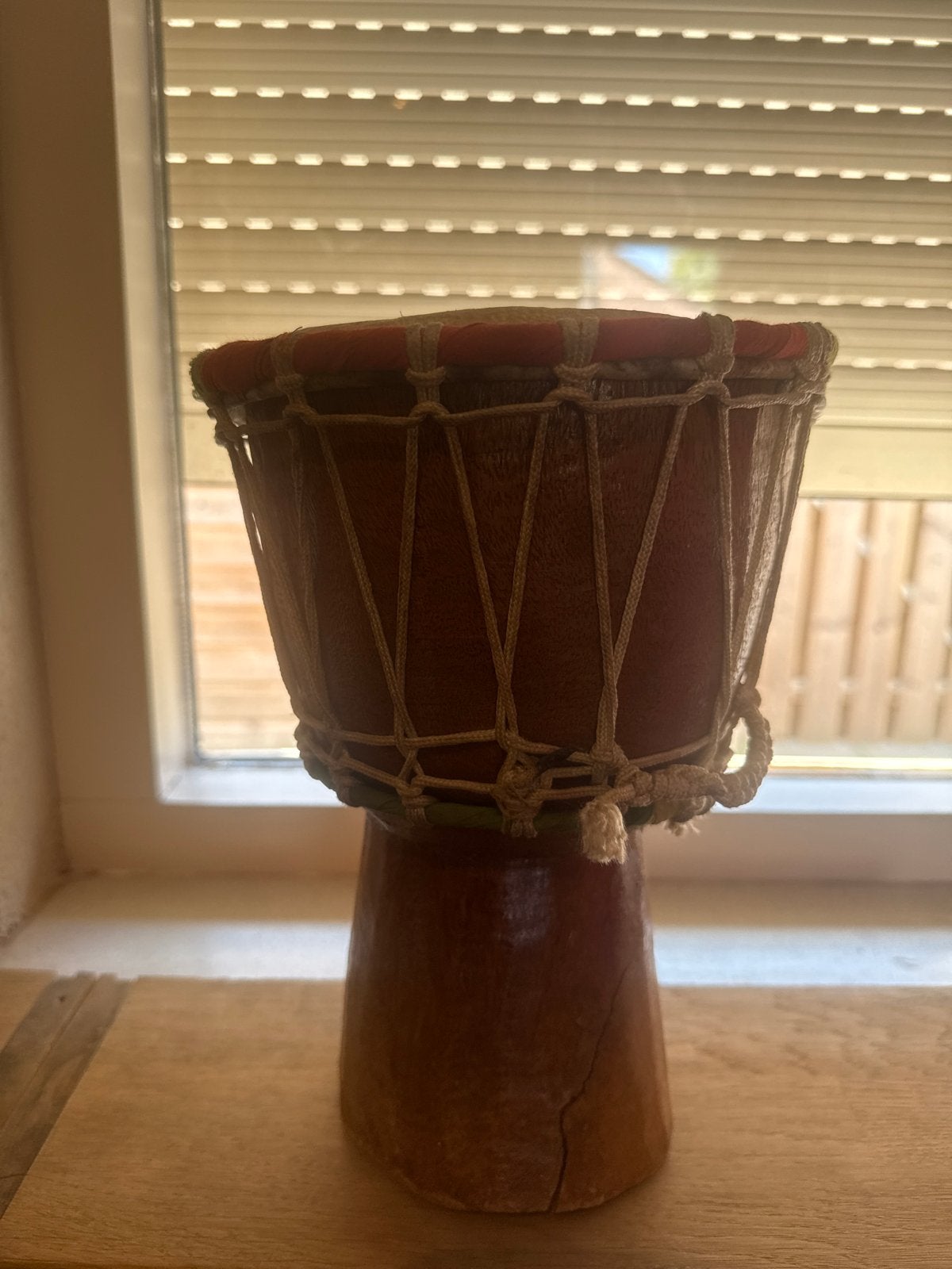 Mooie handgemaakte djembe - Afrikaanse trommel, Muziek en Instrumenten, Verzenden, Gebruikt, Trommel