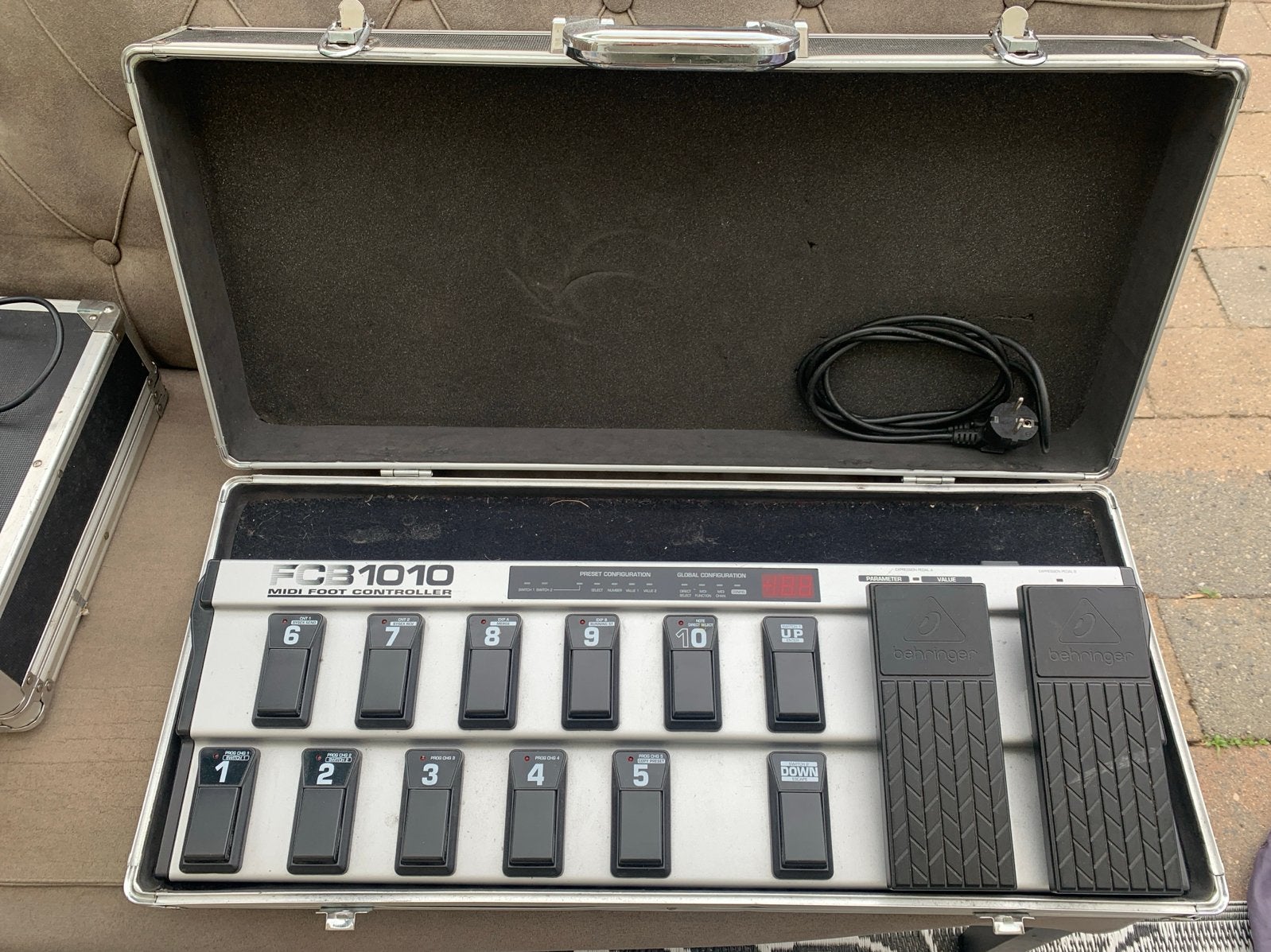 Behringer FCB1010 MIDI Foot Controller with Flightcase, Ophalen, Gebruikt, Overige typen
