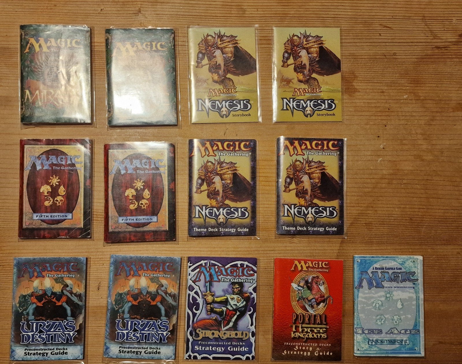 Magic: The Gathering Strategy Guides en Story boekjes + doos, Hobby en Vrije tijd, Ophalen of Verzenden, Gebruikt, Boek of Catalogus