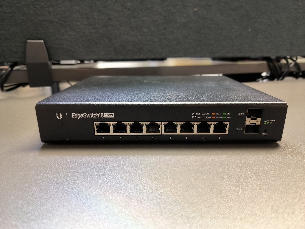 Ubiquiti EdgeSwitch ES-8 150W Gigabit Switch SFP, Ophalen of Verzenden, Gebruikt