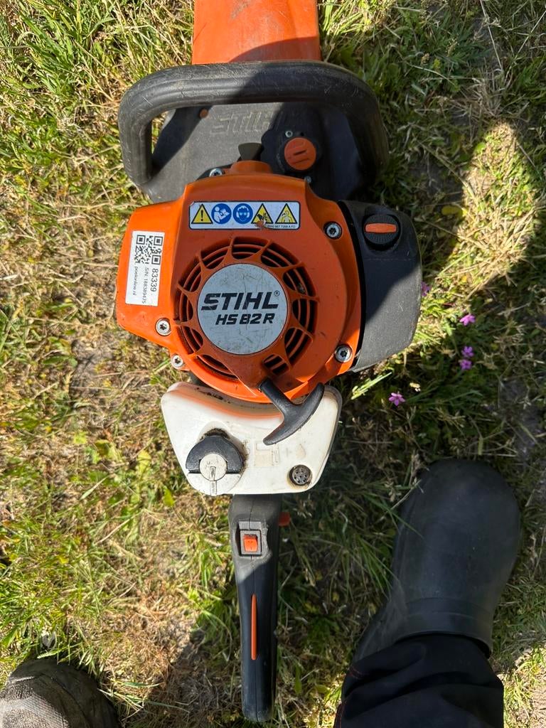 2x Stihl HS 82R benzine heggenschaar, Ophalen of Verzenden, Zo goed als nieuw, Benzine