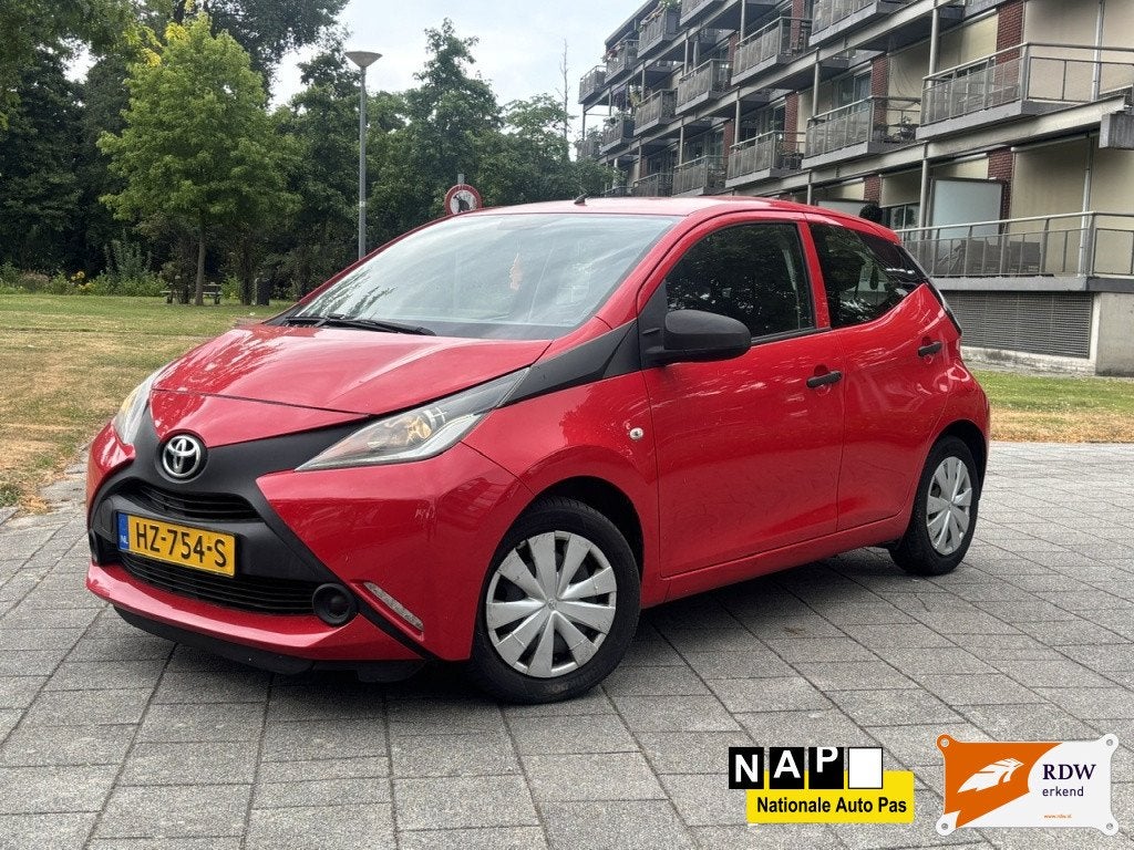 Toyota Aygo 1.0 VVT-i x-now / Jaar APK / Probleemloos, Auto's, Toyota, Start-stop-systeem, Gebruikt, Euro 6, 4 stoelen