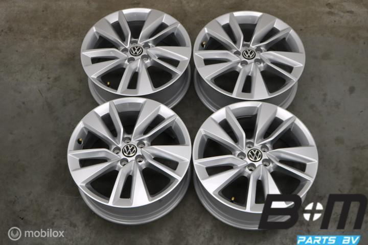 NIEUWSTAAT! Org. 17 inch velgen VW Polo - T-Cross 2GM601025D, Auto-onderdelen, Banden en Velgen, Gebruikt, Velg(en), 17 inch, Personenwagen