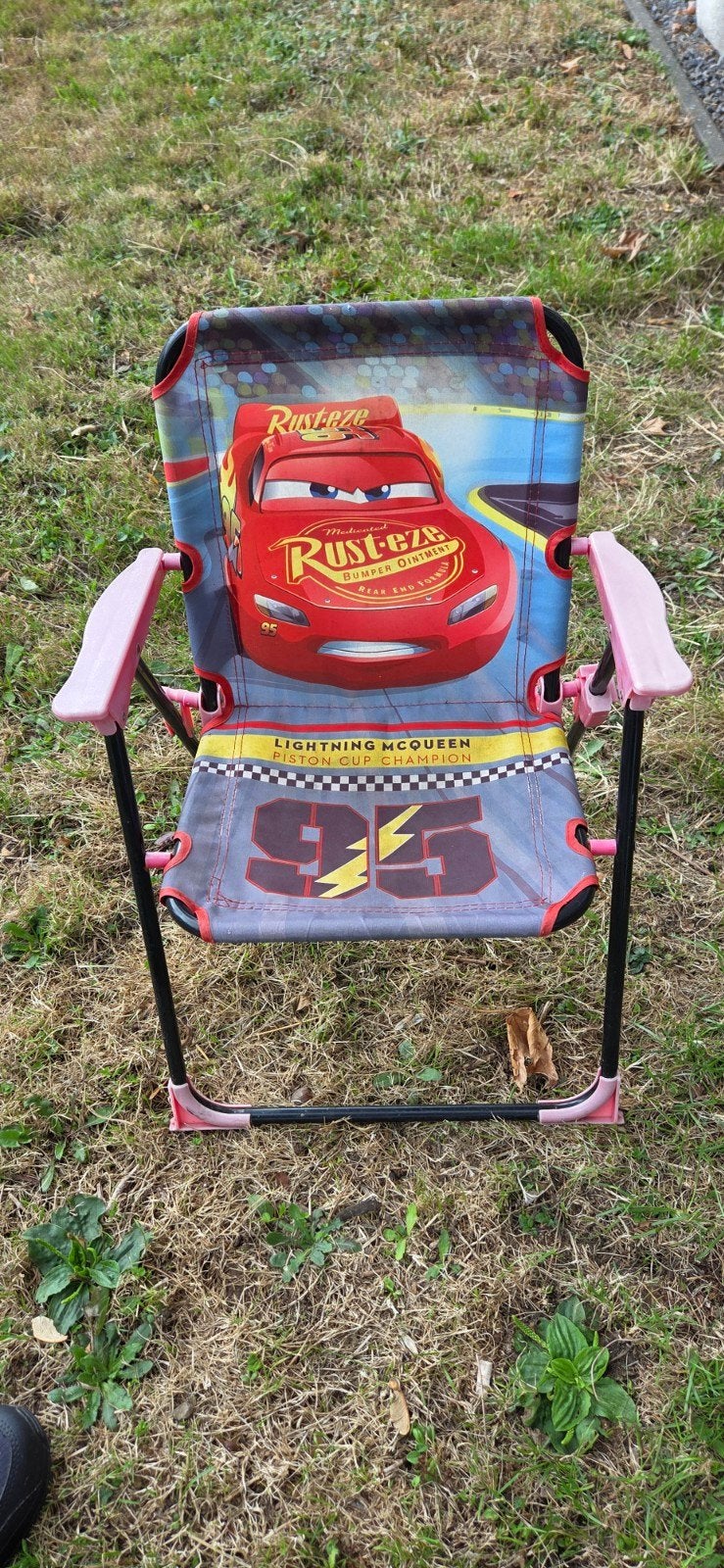 Cars kinderstoeltje, Huis en Inrichting, Stoelen, Ophalen, Gebruikt, Rood, Eén